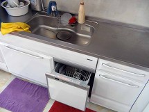 食器洗浄機も標準装備「広い1口のキッチンシンクも使いやすさ満点」