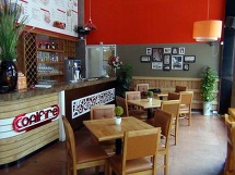 1階はPIZZAとCafeの店