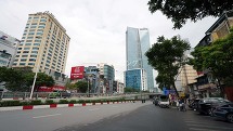 歩いて直ぐにこのNguyen Chi Thanh通りに出ることができます