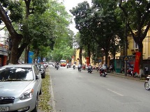 表の「Le Thanh Tong通り」