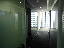オフィス内の専用廊下