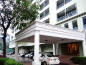 JANA GARDEN TERRACE正面玄関