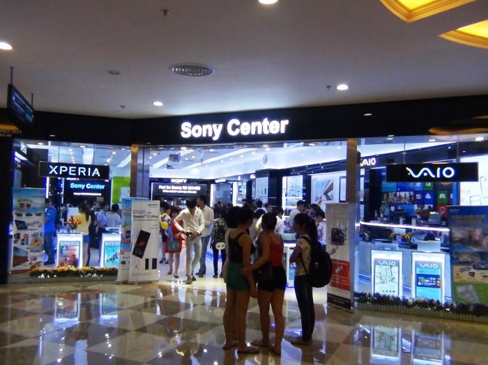 Sonyの売り場「横にサムスンの売り場があり火花が散っていました」