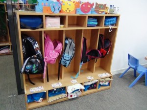 3歳児の教室「お昼寝セットは自分で敷いて自分で畳んでしまいます」