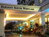 「Elegant Suites Westlake」の玄関先の様子