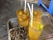 「Sau Da」と「Tra Chanh Da」、どっちも暑いハノイに無くてはならない飲み物です