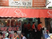 ローカル店ですが働く皆さんは制服です