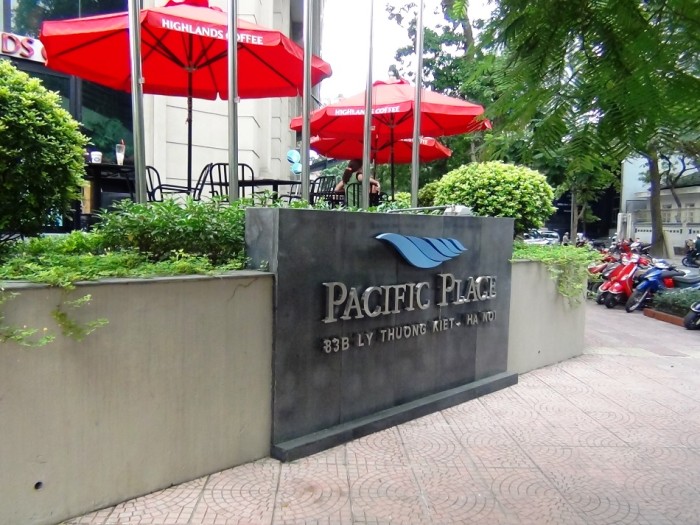 Pacific Placeはオフィス棟とアパートメント棟が混在した複合施設です