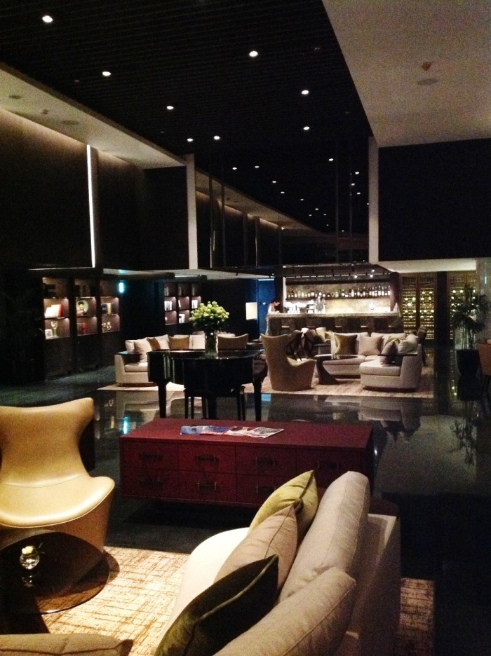 「The Lounge Sky」の店内