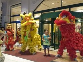 中秋節の獅子舞「子供と同時に大人も楽しむ特別な日です」