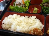この日本米の白飯、どんな炊き方しているんだろう