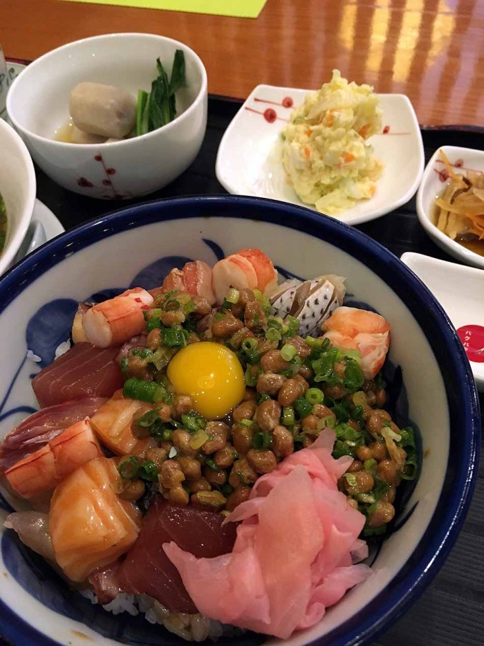伝家の宝刀「海鮮納豆丼」、ここのが一番美味い
