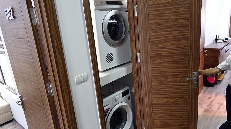 洗濯機と乾燥機は各フロアに共用として配備されています