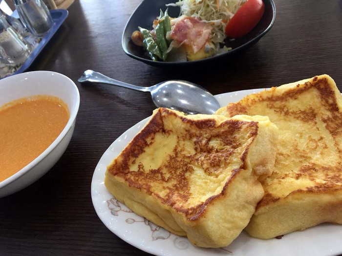 洋食の朝食「フレンチトースト」