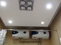 浴室の標準装備として冬に暖かい電熱ヒーターも付いています