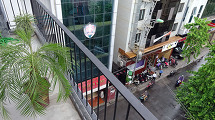 ５階共用スペースからは眼下にLinh Lang、Kim Ma Thuong通りが見下ろせます