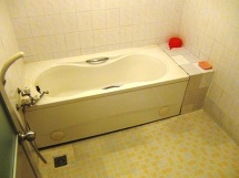 洗い場のたっぷりある広い浴室