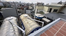 屋上にある給水タンクから一旦浄水された水を各部屋に供給します