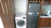 室内には必ず乾燥機能付き洗濯機が標準装備です