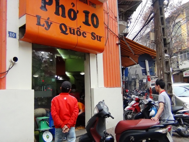 「Ly Quoc Su」通りにあるPhoの美味しい店