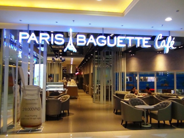 なんとB2階とB1階に2店舗出しているPARIS BAGUETTE cafe
