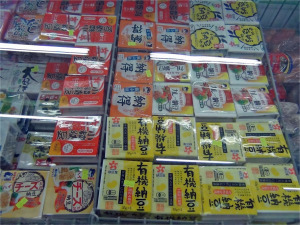 地下のスーパーには納豆の種類が豊富です