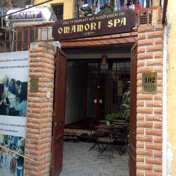 ベトナムNPO活動で支えられる「OMAMORI SPA」の正面玄関です