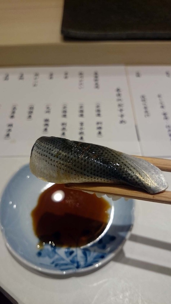 江戸前寿司と言えば子肌（コハダ）「舌の上で転がすだけで美味しい日本酒が飲みたくなります」