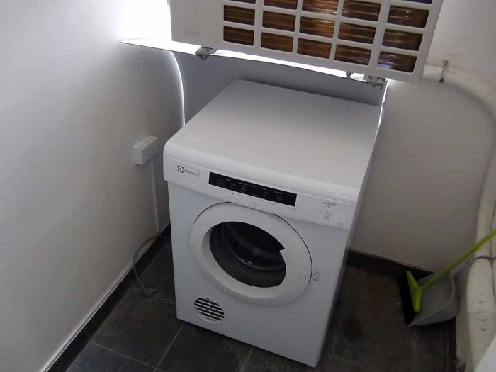 乾燥機は洗濯機とセパレートです