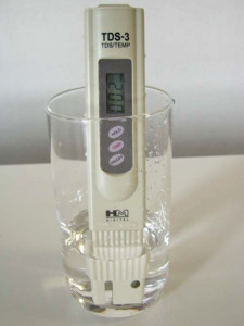 TDS測定器は水の不純濃度を測る計測器です