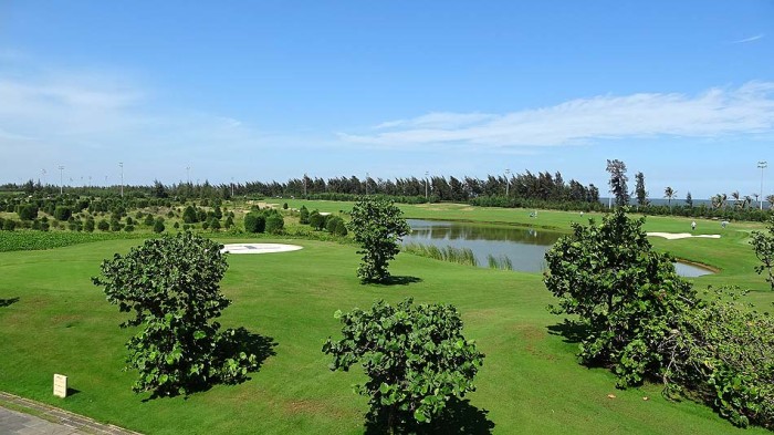 タインホア省Nghi Sonのサービスアパートから車で45分でかなり豪華なゴルフ場があります