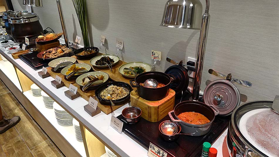 日本では当たり前に食べられる日本食でもこちらでは難しい・・しかしここには全て揃えてくれています
